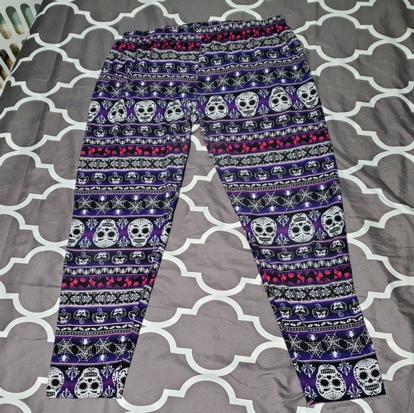 No Boundaries Sugar Skull Halloween Leggings (XXL) - Picture 2 of 4